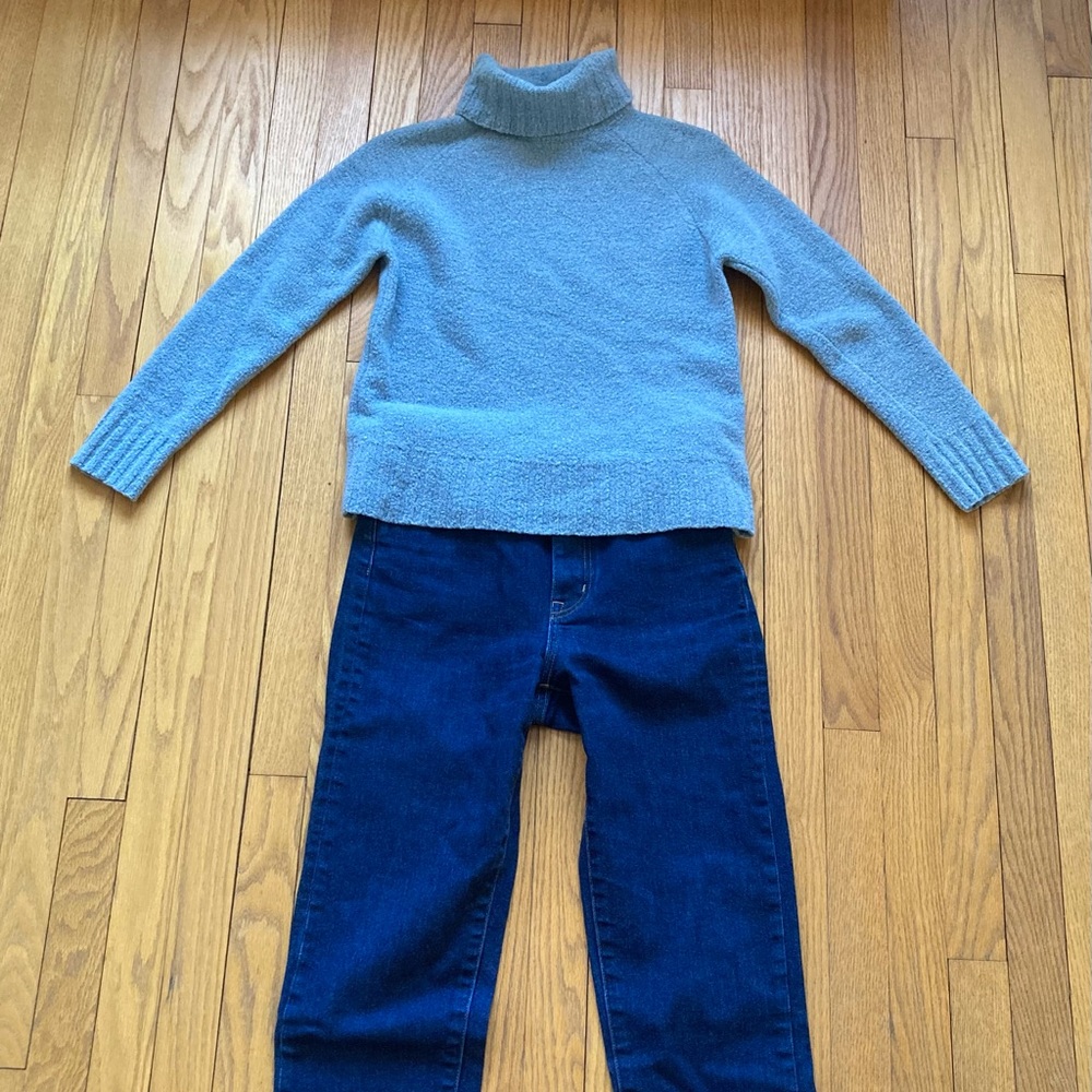 Light Blue Casual Sweater